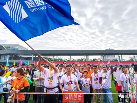 �����조һ˫��Ь�ı��ߡ��Բ������ת�������������ڹ����·������������