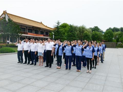 �����뵳�Ĵ�   ����Ӣ�����ҡ��������������ŵ���֧����֯������Ա��չ�����